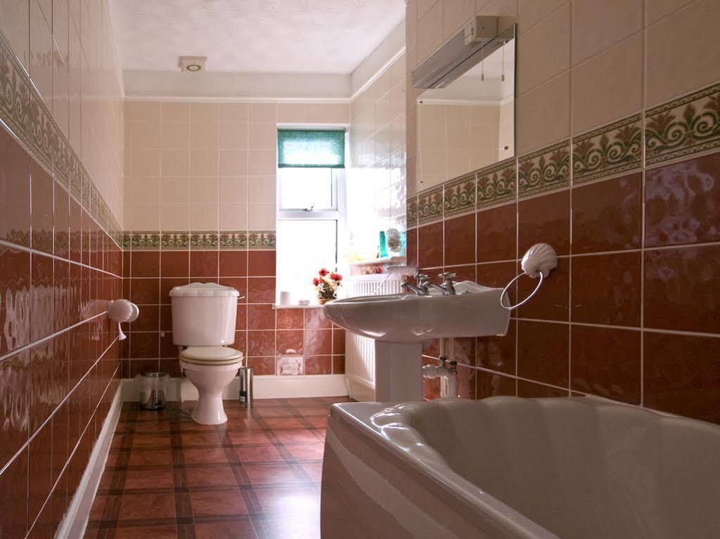 Freshwater Bay House Guest House Нюпорт Екстериор снимка